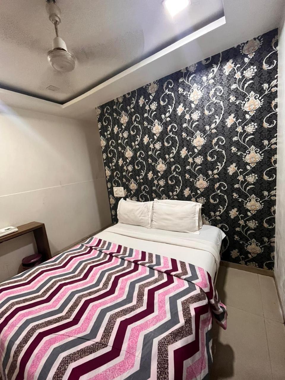 Hotel Havana Bombay Eksteriør billede
